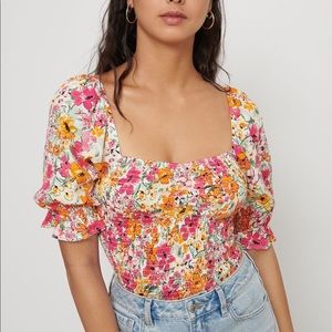 Floral puff sleeve top